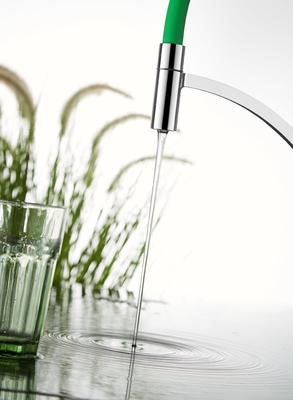 Silicone Hose Chrome Finish Kitchen Mixer Faucet Water Saving Corrosion Resistance